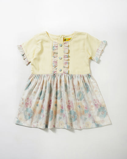 Girls short sleeved pretty floral dress