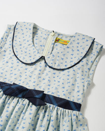 Girls round collar show bow dress